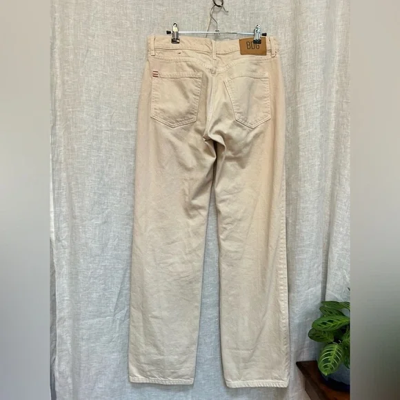 BDG High-Waisted Cowboy Jean in Cream at Urban Outfitters
BDG size 27 - Picture 3 of 16